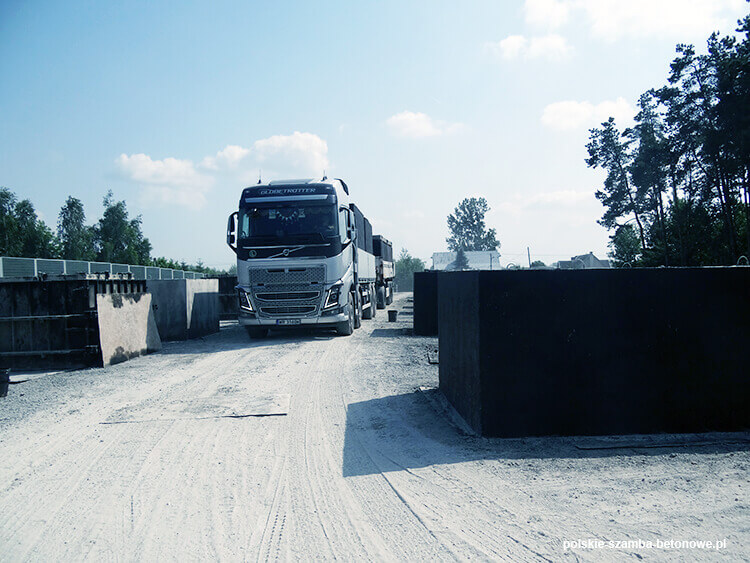 Transport szamb betonowych  w Bogatyni